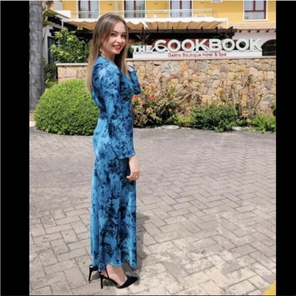 ✨✨ Zara Floral Print Dress Blue|Black - Picture 11 of 13